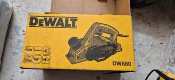 Dewalt schaafmachine 230v, bijna nieuwe met doos. 600w  beschikbaar voor biedingen