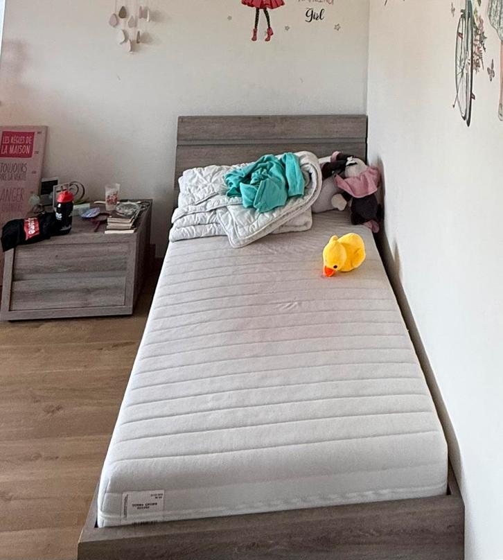 Chambre enfant complete avec sommier et matelas, Enfants & Bébés, Chambre d'enfant | Lits, Comme neuf, Matelas, Enlèvement