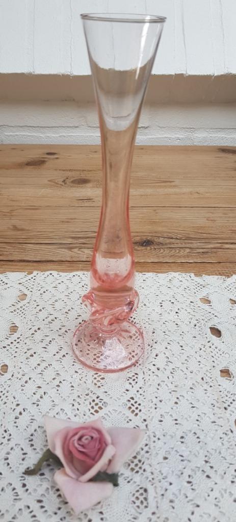 Vintage Frans smal roze glazen vaasje, Antiek en Kunst, Curiosa en Brocante, Ophalen of Verzenden