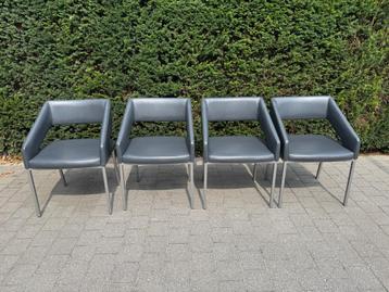 Elias Stoelen beschikbaar voor biedingen