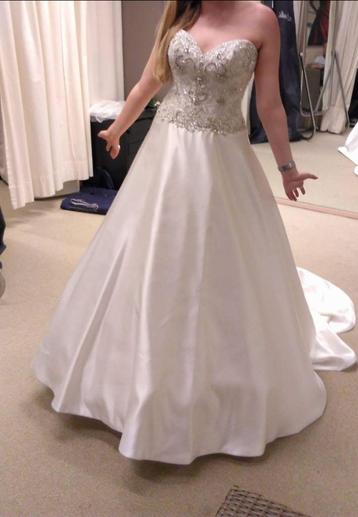 Trouwjurk/Wedding dress/Robe de mariée– Large – ivoor beschikbaar voor biedingen
