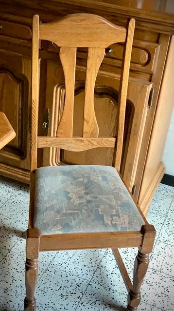 6 massief houten stoelen met stoffen zitting. beschikbaar voor biedingen