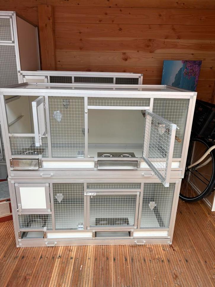 Prachtige Broed/kweekooien van Aluminium en trespa, Dieren en Toebehoren, Vogels | Hokken en Kooien, Zo goed als nieuw, Aluminium