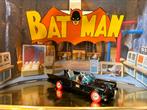 Corgi Toys RED-WHEEL Batmobile & Diorama display box, Hobby en Vrije tijd, Corgi, Zo goed als nieuw, Verzenden
