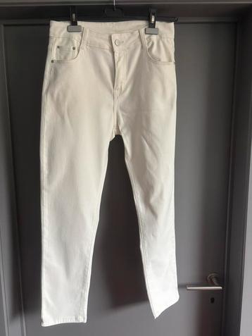 Beige broek maat 40 beschikbaar voor biedingen