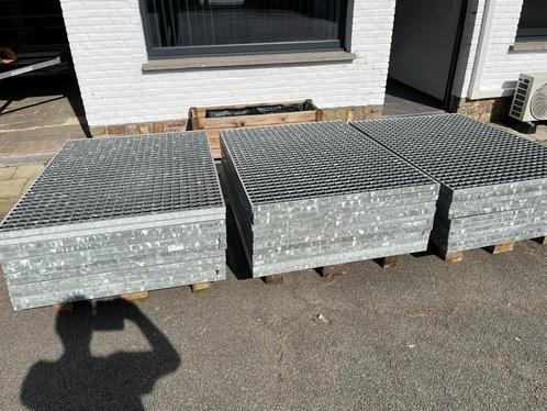 Stalen roosters verzinkt nog 6 stuks beschikbaar, Doe-het-zelf en Bouw, Metalen, Zo goed als nieuw, IJzer, Ophalen