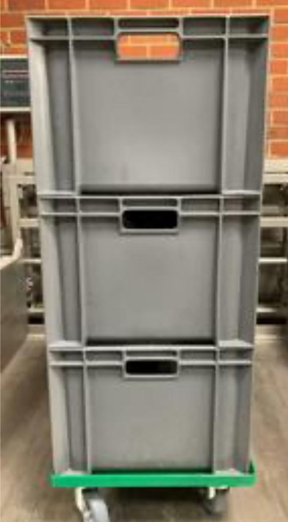 Bacs empilables - bacs de déménagement - 800 pièces, Bricolage & Construction, Casiers & Boîtes, Comme neuf, Boîte, Enlèvement