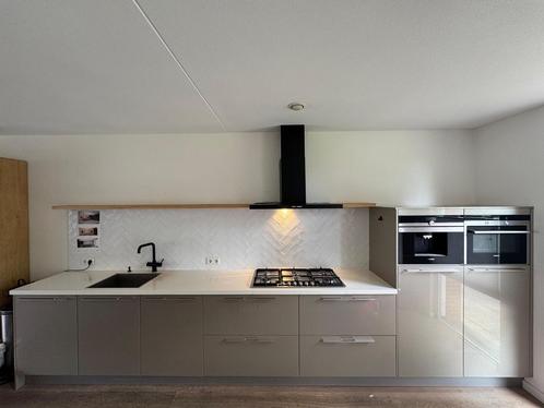 Nette Rechte Keuken + Apparatuur + GEDEMONTEERD, Huis en Inrichting, Keuken | Complete keukens, Enkelwandige keuken, Overige kleuren