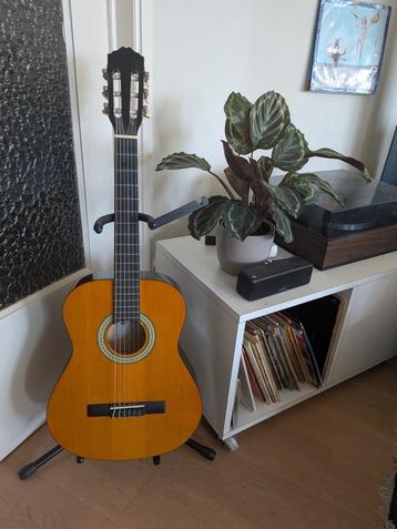 klassieke gitaar beschikbaar voor biedingen