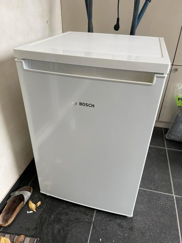 Ijskast met diepvriesvak tafelmodel bosch, Elektronische apparatuur, Vriezers en Diepvrieskisten, Zo goed als nieuw, Vrijstaand