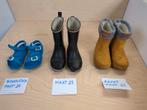 Zwarte Laarzen en sandalen maat 25 (gele laarzen zijn weg), Kinderen en Baby's, Kinderkleding | Schoenen en Sokken, Ophalen, Gebruikt