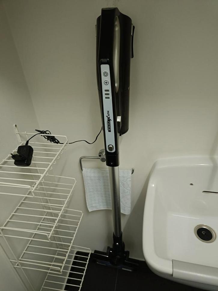 Draadloze steelstofzuiger Turbo Tronic Max Force, Elektronische apparatuur, Stofzuigers, Zo goed als nieuw, Stofzuiger, Ophalen of Verzenden