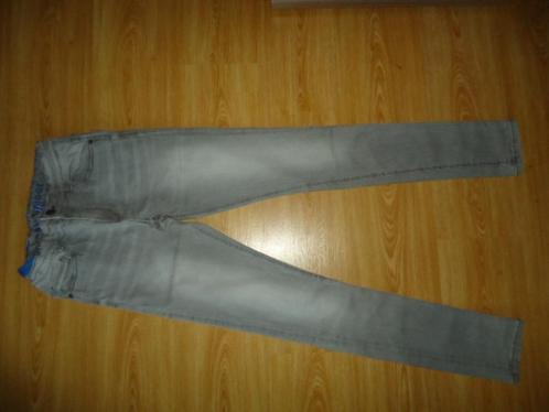 mooie grijze jeans WE jongen maat 176, Kinderen en Baby's, Kinderkleding | Maat 176, Gebruikt, Jongen, Broek, Verzenden