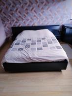 Twee persoonsbed + nachtkastjes + modulaire kasten, Ophalen