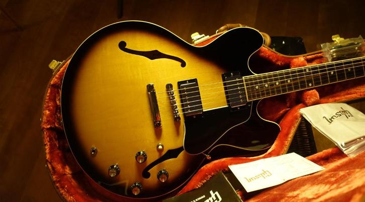 Gibson ES-335 Dot Gloss Sunburst, Muziek en Instrumenten, Snaarinstrumenten | Gitaren | Elektrisch, Zo goed als nieuw, Semi-solid body