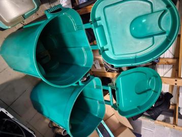 Twee vuilbakken containers 80 cm beschikbaar voor biedingen