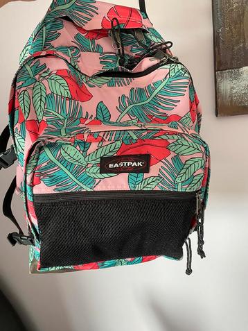 Eastpak rugzaktas voor meisjes beschikbaar voor biedingen