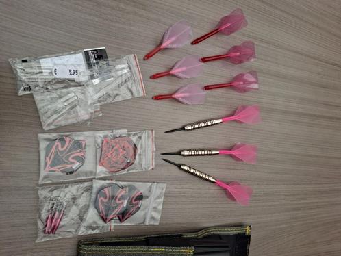 setje damesdartspijlen 26g Nieuwstaat, Sport en Fitness, Darts, Zo goed als nieuw, Pijlen, Ophalen of Verzenden