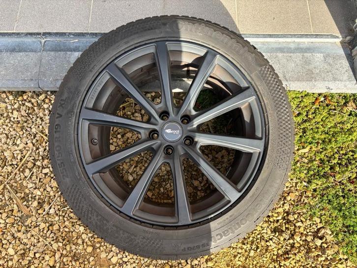 Bijna nieuwe set winterbanden Continental op velg merk Brock, Auto-onderdelen, Banden en Velgen, Banden en Velgen, Winterbanden