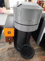 Nespresso vertuo, Elektronische apparatuur, Afneembaar waterreservoir, Zo goed als nieuw, Espresso apparaat, Koffiepads en cups