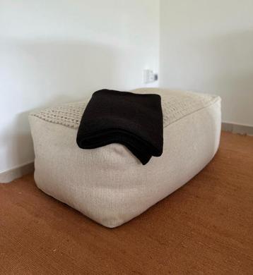 Poef van Flamant in ecru stof te koop Nieuw beschikbaar voor biedingen