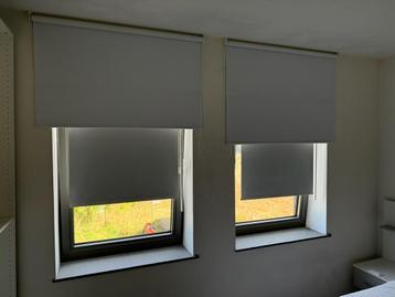 Verduisterende rolluiken zo goed als nieuw beschikbaar voor biedingen