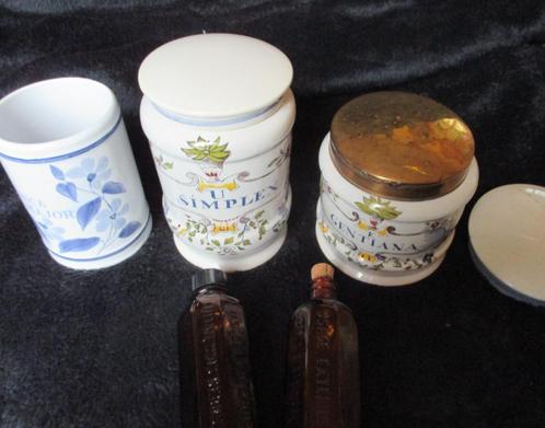 3 apotheek potten + 2 bruine flesjes, Antiquités & Art, Antiquités | Céramique & Poterie, Enlèvement ou Envoi