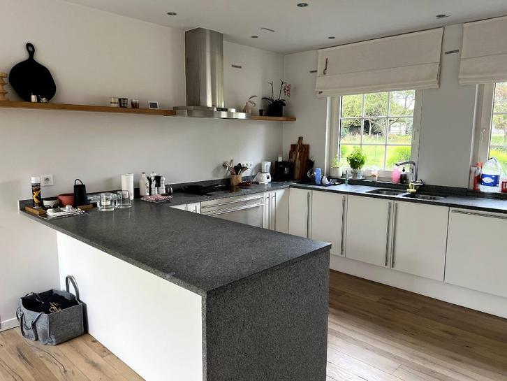 volledige moderne keuken incl graniet werkblad en toestellen, Huis en Inrichting, Keuken | Complete keukens, Zo goed als nieuw