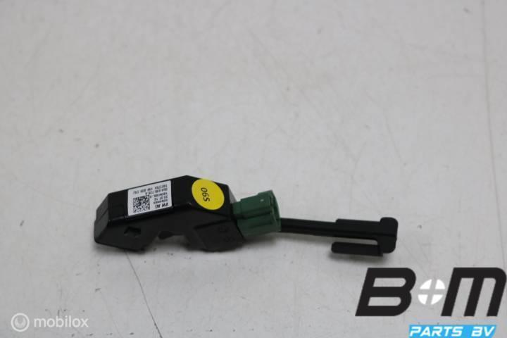 USB - hub VW Passat B8 3G8035726A, Auto diversen, Autoradio's, Gebruikt