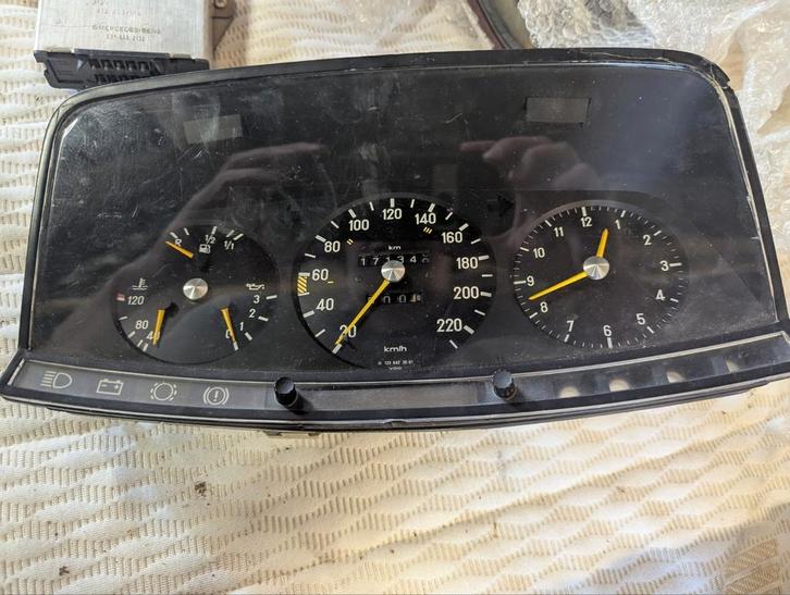Mercedes W123 Km-tellers / klokken, Auto-onderdelen, Elektronica en Kabels, Ophalen