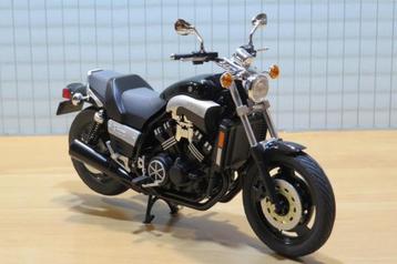 Yamaha V-max 1:12 Aoshima beschikbaar voor biedingen