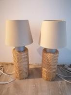 2x tafellamp in rieten voet en beige lampenkap, Ophalen, Zo goed als nieuw