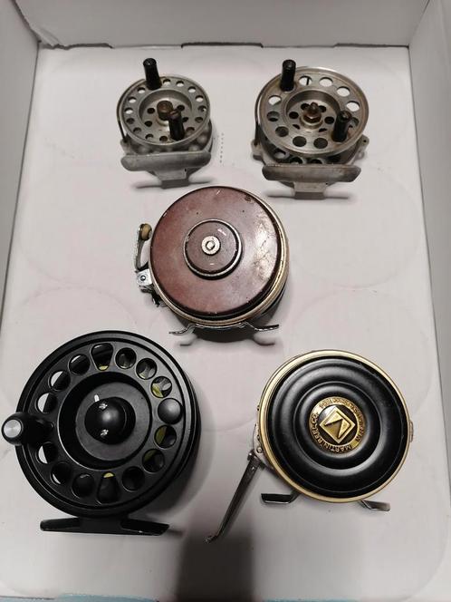MOULINETS à mouche et allu. vintage - LOT DE 5 + 1, Verzamelen, Overige Verzamelen, Gebruikt, Ophalen