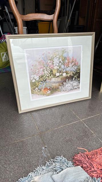 Mooie kader met bloem beschikbaar voor biedingen