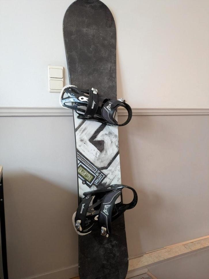 Snowboard Burton Bullet – 164 cm (2008) + fixations Burton, Sports & Fitness, Snowboard, Utilisé, Planche, Enlèvement