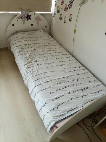 kinderbed + perfecte latoflex+ perfecte matras beschikbaar voor biedingen