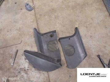 speakerkapjes en voetsteun bij de a stjil bmw e36 cabrio beschikbaar voor biedingen
