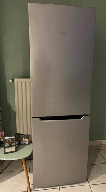 Grote koelkast met vriesvak als nieuw  beschikbaar voor biedingen