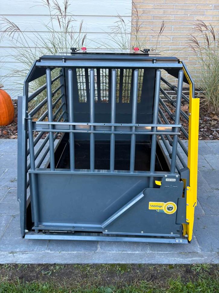 Aanpasbare autobenche variocage xl, Dieren en Toebehoren, Hondenbenches, Zo goed als nieuw, Ophalen
