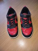 Zwart-rode sneakers Nike - maat 29,5, Ophalen, Gebruikt, Jongen of Meisje, Schoenen