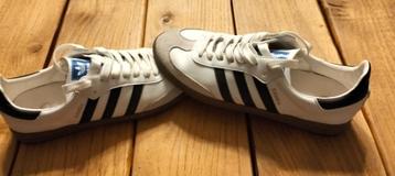1 paar sneakers Adidas - maat 39 beschikbaar voor biedingen
