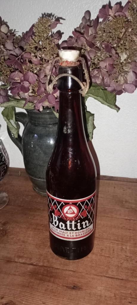 Brouwerij oude bierfles Battin, Verzamelen, Biermerken, Gebruikt, Flesje(s), Overige merken, Ophalen of Verzenden