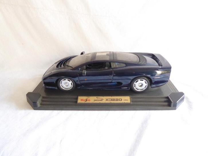 JAGUAR XJ220 Blue 1992 Big Scale 1/12 MAISTO Prestige Neuve, Hobby en Vrije tijd, Modelauto's | 1:5 tot 1:12, Nieuw, Auto, 1:9 t/m 1:12