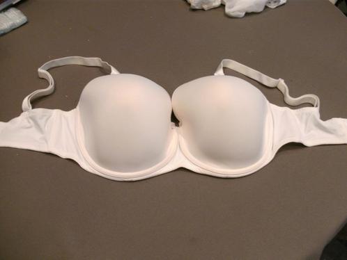 Nouveau soutien-gorge Chantelle blanc 80H, Vêtements | Femmes, Sous-vêtements & Lingerie, Soutien-gorge, Blanc, Enlèvement ou Envoi