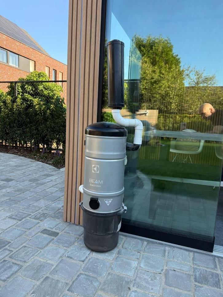 Stofzuig systeem woning - 2 jaar oud, Elektronische apparatuur, Stofzuigers, Gebruikt, Stofzuiger, 1600 tot 2000 watt, Reservoir