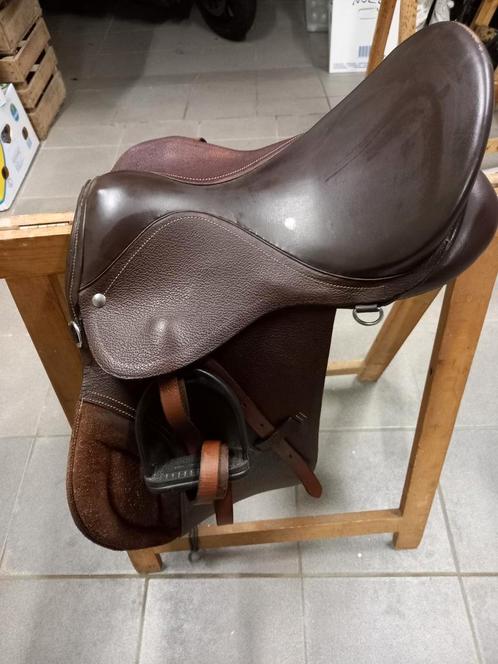 Selle 16,5 pouces, Animaux & Accessoires, Chevaux & Poneys | Selles, Comme neuf, Enlèvement ou Envoi