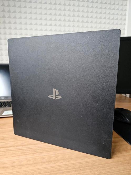 PS4 Pro 1TB werkt, maar oververhit (nieuwe ventilator), Games en Spelcomputers, Spelcomputers | Sony PlayStation 4, Zo goed als nieuw