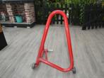 Paddock Stand, Ophalen