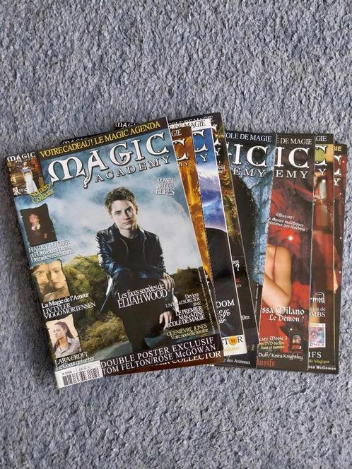 Huit magazines Magic Academy, Livres, Journaux & Revues, Utilisé, Musique, Cinéma ou TV, Enlèvement ou Envoi