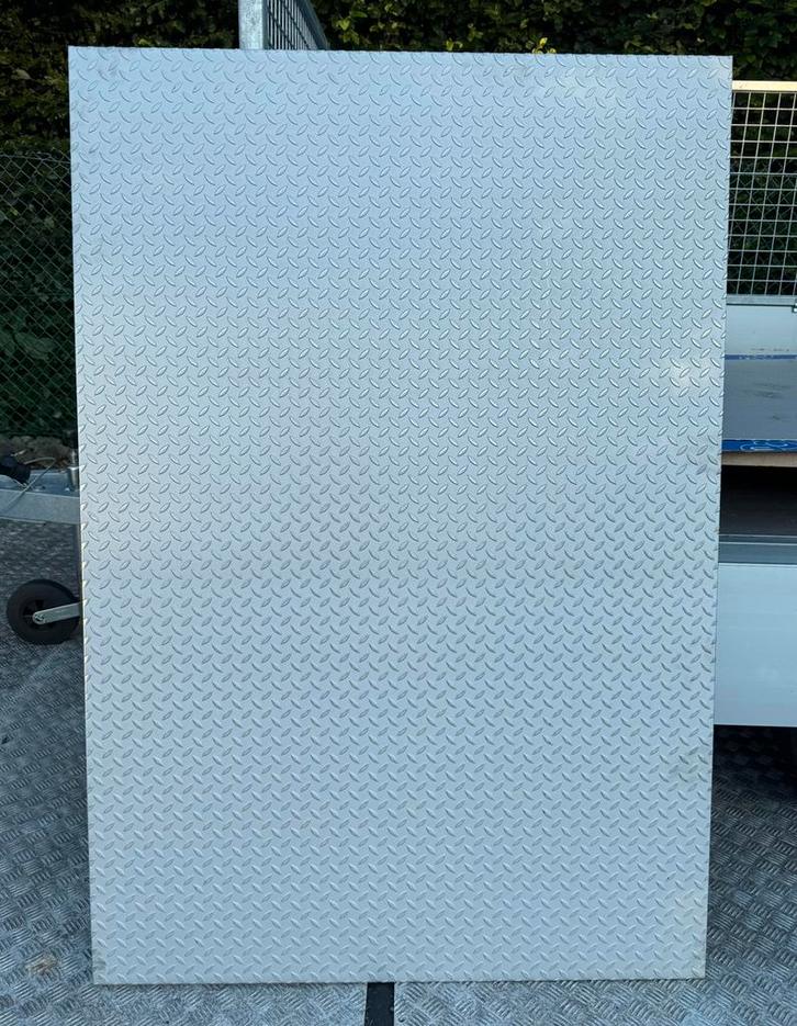 nieuwe reststukken RVS traanplaat 5/7 mm, Doe-het-zelf en Bouw, Platen en Panelen, Zo goed als nieuw, Ophalen